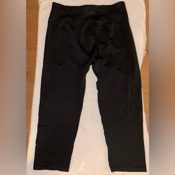 PINK black legging Victoria’s Secret Crop NWT XXL - Picture 1 of 5